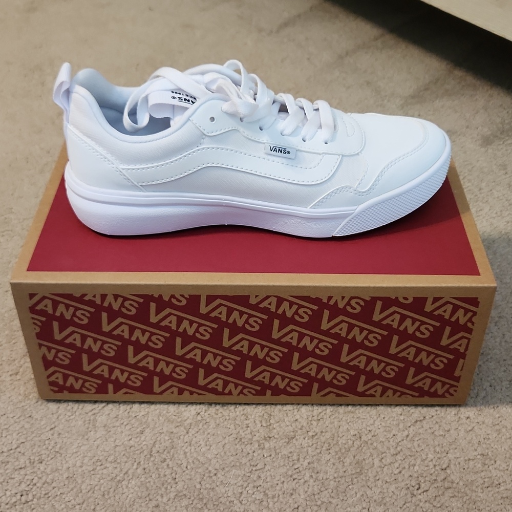 Vans Range Exp white gym shoes